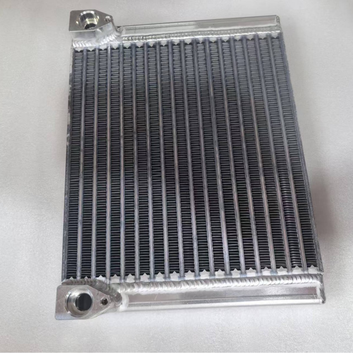 N74B68A Engine oil cooler FOR Rolls Royce Cullinan RR31 Phantom RR11 RR12