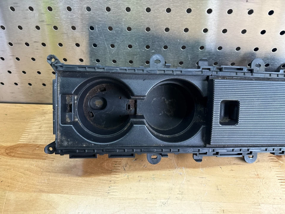 2006-2008 MAZDA MX-5 MIATA NC ЦЕНТРАЛЬНАЯ КОНСОЛЬ ПОДСТАКАННИК ДЕРЖАТЕЛЬ ЧЕРНЫЙ OEM NE516439X - Изображение 4 из 4