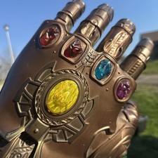 Marvel Avengers Legends Infinity Gauntlet Replica 1/1 scale working electronics