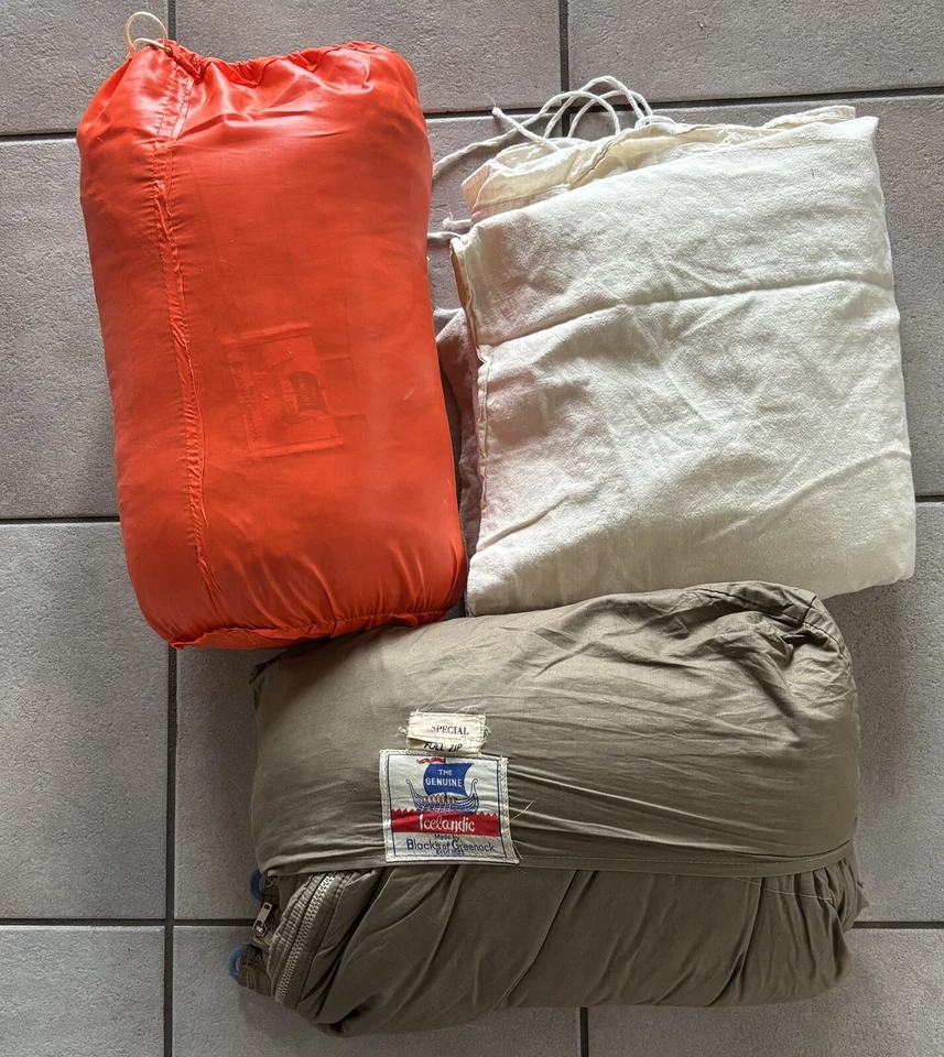 Pair of vintage Black's of Greenock "Icelandic" Full Zip sleeping bags EXC - Image 2 of 4