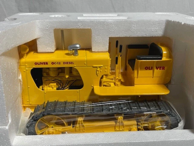 SpecCast Oliver OC-12 Diesel Crawler, 2006 National Toy Truck'n Construction NIB - Image 3 of 4