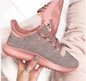 adidas tubular shadow on women