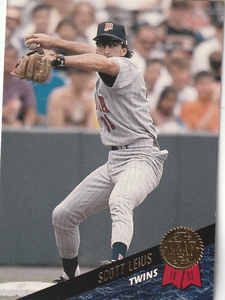 FREE SHIPPING-MINT-1993 Leaf Scott Leius #208 TWINS