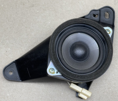 2010 - 2015 Lexus IS250C IS350C CONVERTIBLE REAR RIGHT SPEAKER OEM 86160-53350
