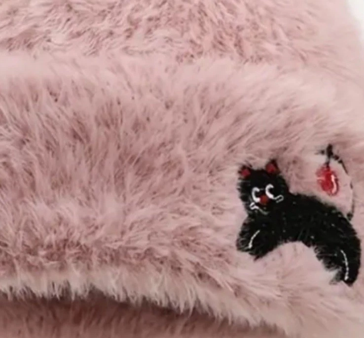 Novo chapéu gorro de pelúcia fuzzy rosa orelha de gato com design gráfico de gato na borda - Imagem 3 de 4