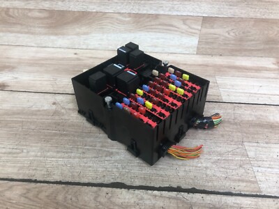 FORD TRANSIT CONNECT OEM FRONT BODY CONTROL MODULE BCM FUSE BOX BLOCK 10-13