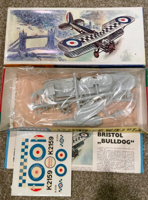 SMER 1/48-SCALE BRISTOL BULLDOG BIPLANE FIGHTER PLANE RAF SPAIN JAPAN LATVIA