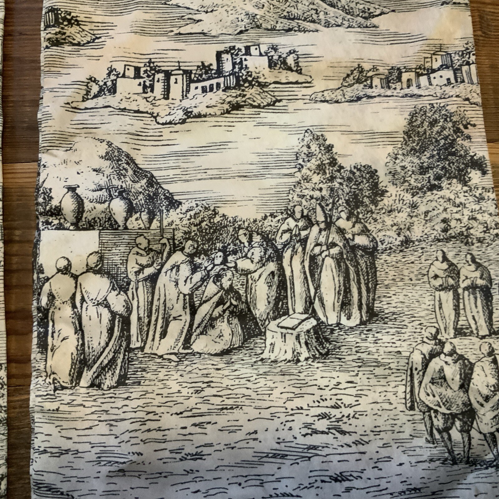 NEW Authentic Gucci (2)castle print drawstring dust storage bag 18" x 8.5 RARE image 3