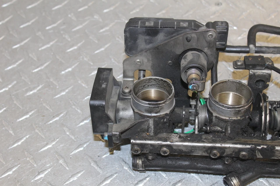 2003 BMW K1200LT K 1200 LT THROTTLE BODIES - Image 2 of 4
