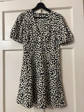 Uniqlo Black and White V-neck Dress