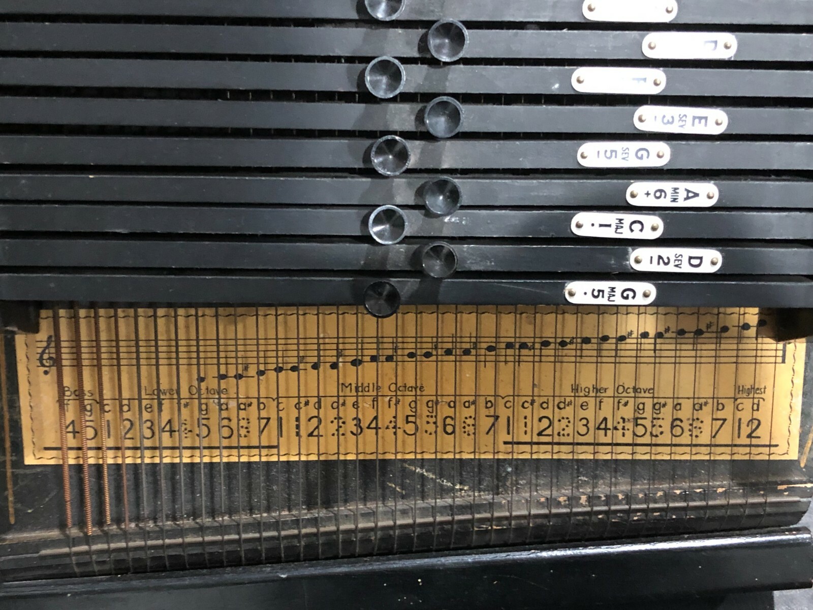 как выглядит VINTAGE AUTOHARP TRADE MARK REGISTERED FREE SHIPPING фото