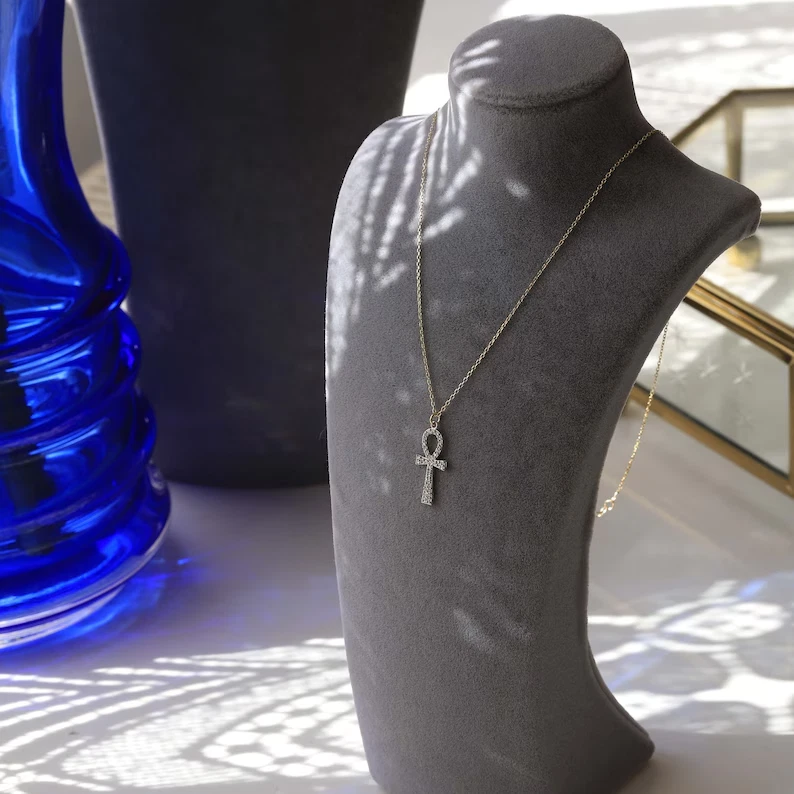 Colgante Cruz Ankh Diamante Natural Redondo GH/SI Regalo Para Ella Oro Multicolor 14k Foto 2 de 4