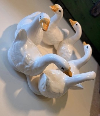 Ceramic Goose Circle Figurine Candle Holder or Planter Holder Collectible 