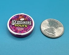 Zuru Mini Brands Metallic Ice Breakers Sours Mixed Berry