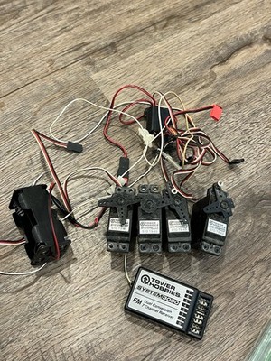 Tower Hobbies System 3000 FM Dual Conversion 7 Channel Receiver & 4 Servos Lot