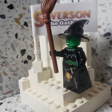 Lego Series 2 Witch Minifigure with Broom--excellent condition--retired