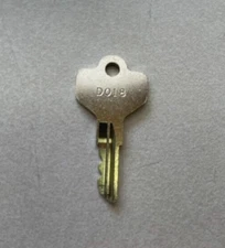 New! Allen Bradley OEM D018 Replacement Key for Cylinder Lock Selector Switches