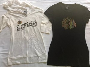 women's blackhawks t shirt