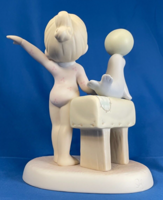 283592 Precious Moments 