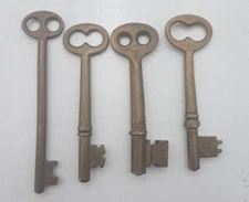 Antique Skeleton Keys Door Lock Old Vintage Brass Door Key Hardware Lot Of 4