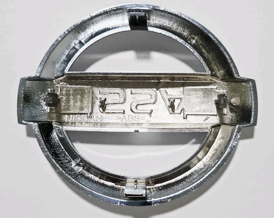 Nissan Altima 13-18 Murano 15-18 Quest 11-17 Rogue 10-18 Front Grille Emblem - Image 3 of 3