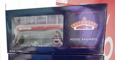 Bachmann 38-120 OO Gauge 35t VAA Sliding Door Van - Railfreight livery (last 1)