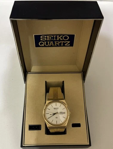 Vintage 1980’s Seiko SQ Watch Men 35mm Silver Dial Gold Tone Round 8223-8029