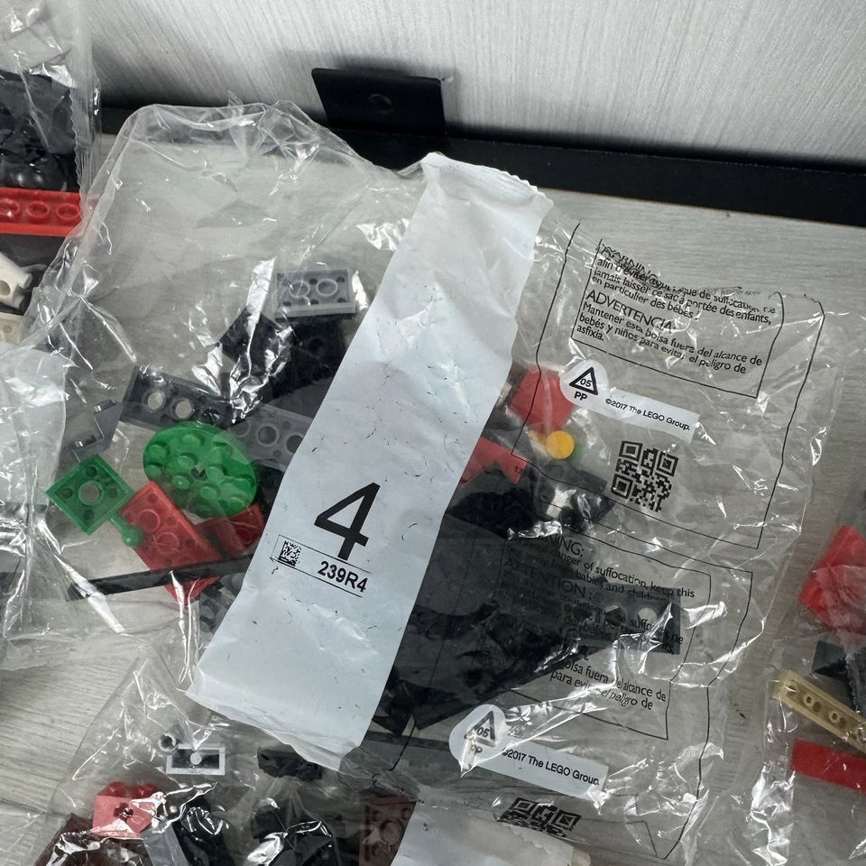 LEGO SpongeBob SquarePants Random Bags Lot - Image 4 of 4