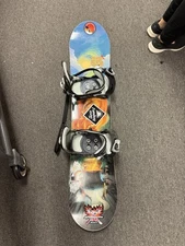 Dynastar boys girls snowboard size 121 with bindings