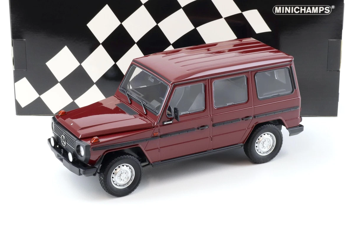 Mercedes-Benz Minichamps Street 1:18 Scale Diecast & Toy Vehicles