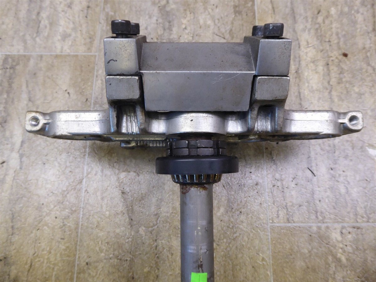 1985 Kawasaki 454 LTD K693) triple tree steering stem clamp