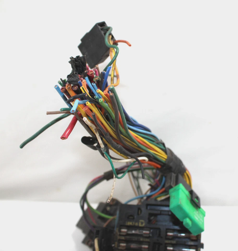 Chevrolet Impala Caprice 1971-1976 caja de fusibles cable cola de cerdo y algunos conectores Foto 3 de 4