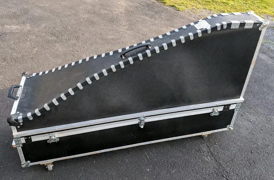 Estuche de viaje para instrumentos de arpa Ray Doherty Dublín Irlanda carcasa rígida y ruedas negro Foto 2 de 4