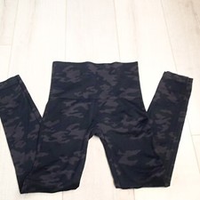 Spanx Women  s seamless camo leggings Size Medium