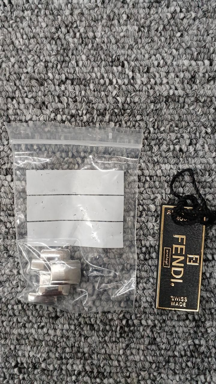 FENDI Quartz Analog Unisex Watch 3 Months Guarantee Used thumbnail 8