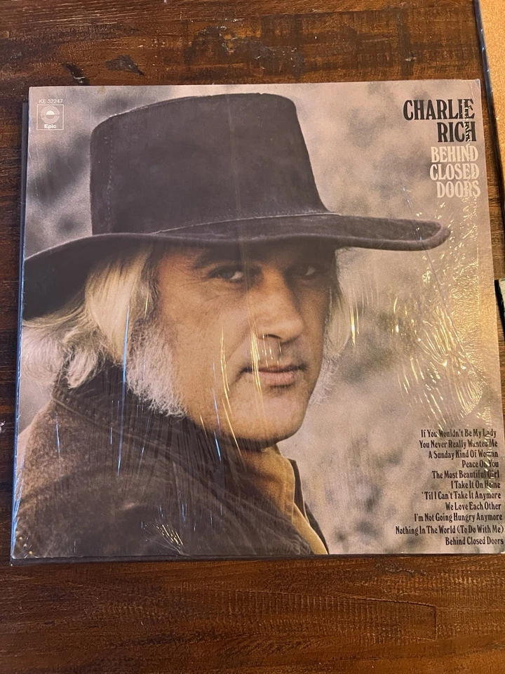 Lot of 10 Vintage  12" Vinyl Record Albums Including Patsy Cline Joan Baez Leon — 第 4/4 张图片