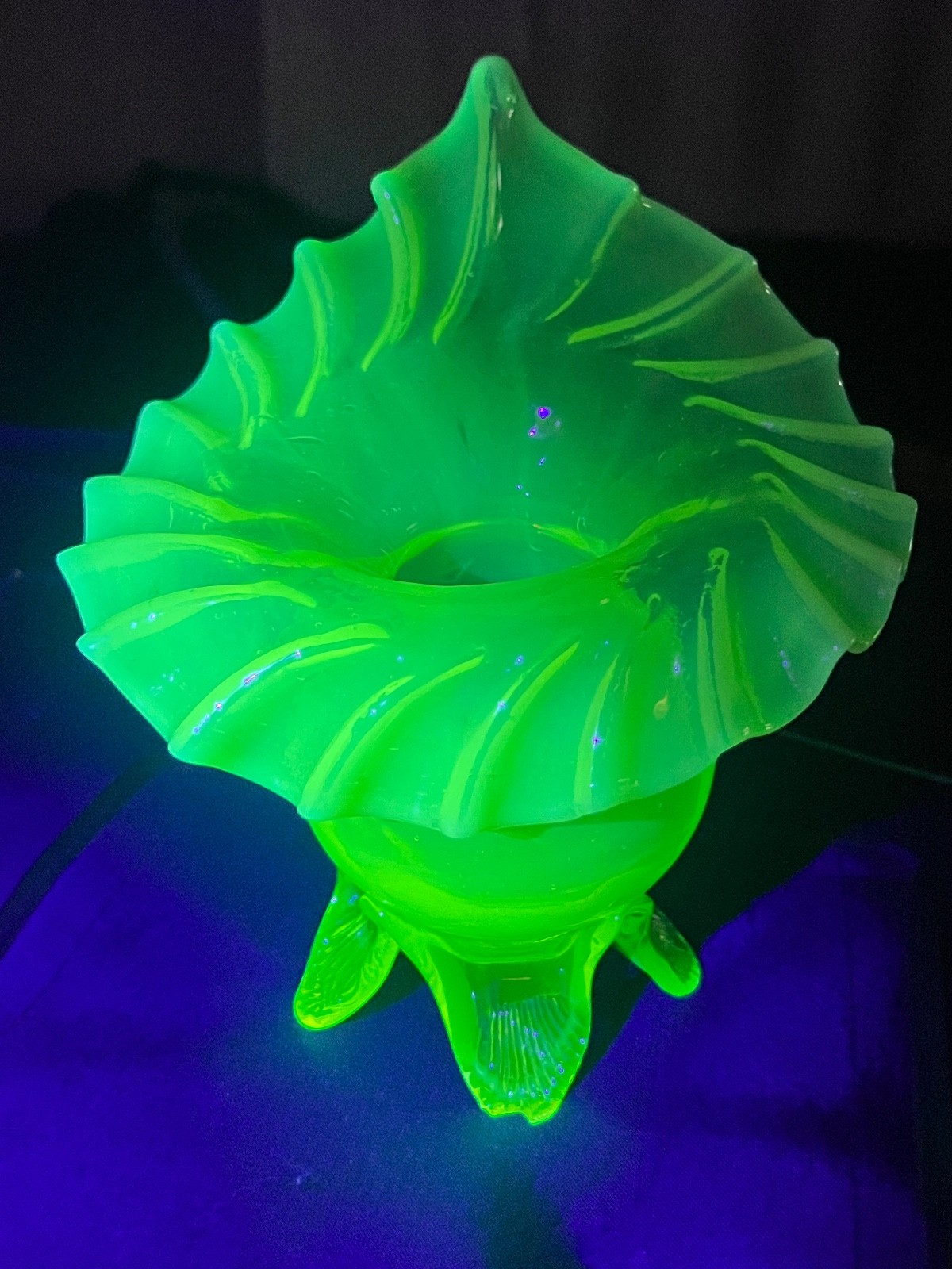 Opalescent uranium glass ruffled vase hand-made