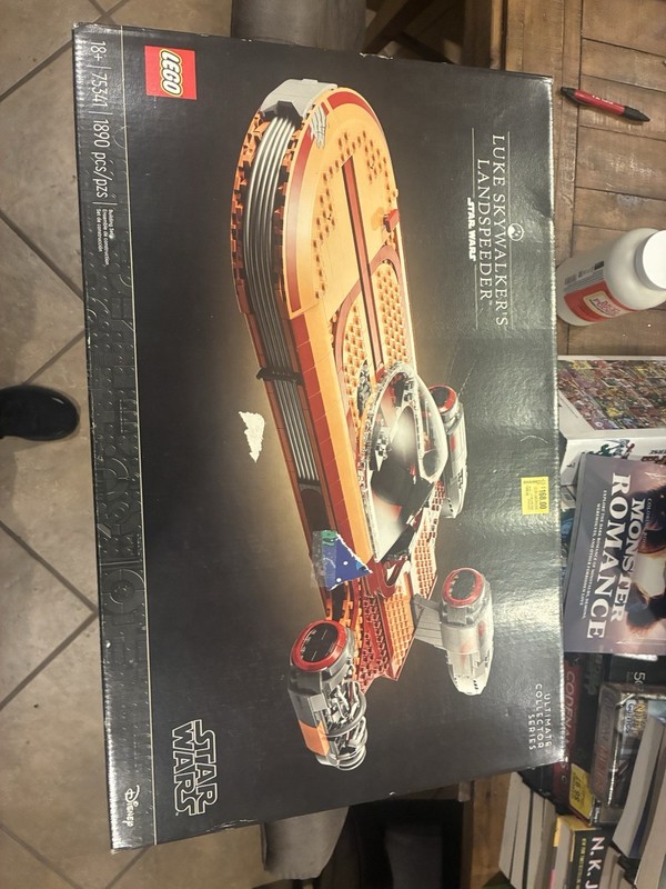 LEGO Star Wars Luke Skywalker's Landspeeder 75341 1890 Pieces