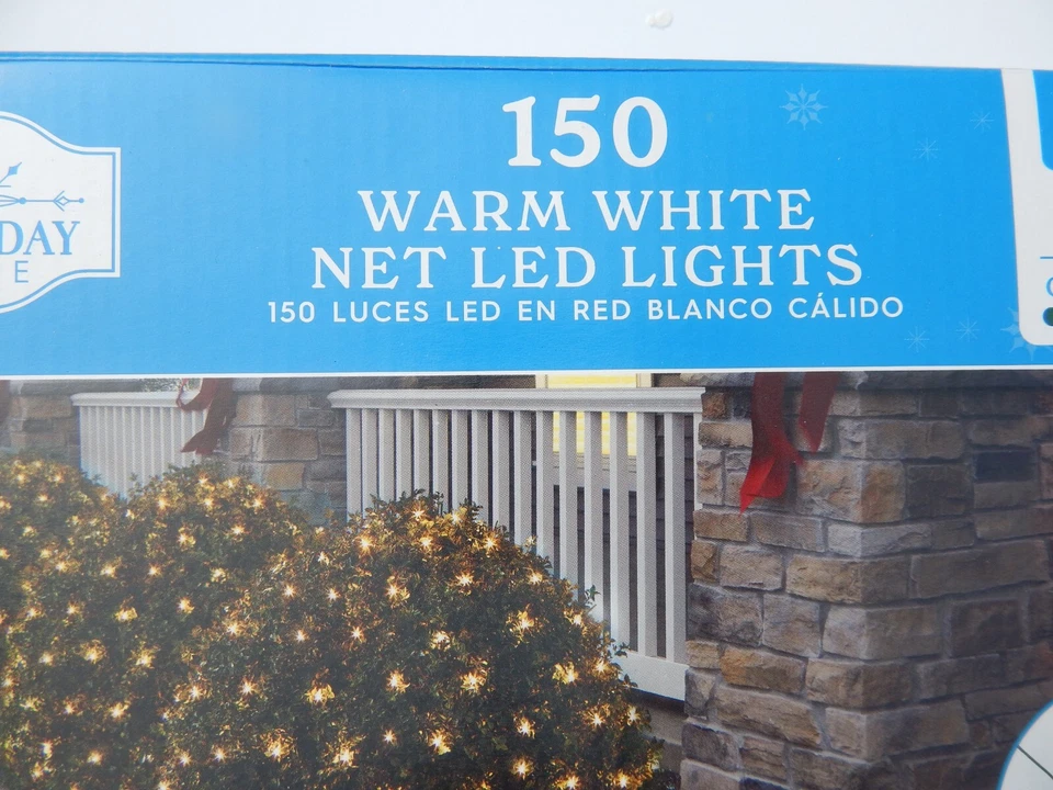 Wal-Mart Holiday Time 150 Warm White Net LED Lights 6ftx4ft Green Wire Bx Varies - Image 2 of 4