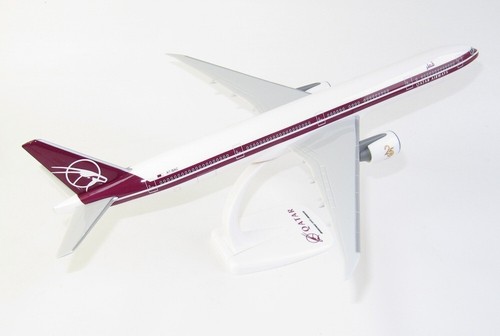 Qatar Airways Boeing 777-300ER A7-BAC RETRO 1/200 scale model - PPC - NEW