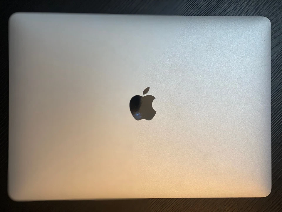 MacBook Pro Touchbar Apple A1706 / 13.3" / core i5/ Mid 2017 /For Part - Image 2 of 4