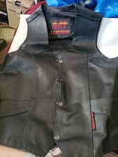 Hot Leathers Large Biker Leather Vest With Harley Davidson Patch