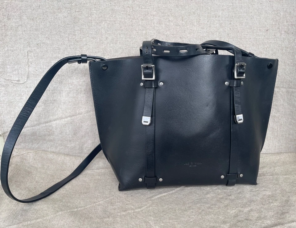 AUTÉNTICO Bolso de Mano Rag & Bone Field Negro Correa para el Hombro/Asas Precio de Venta sugerido por el fabricante $495 Envío Rápido Foto 2 de 4