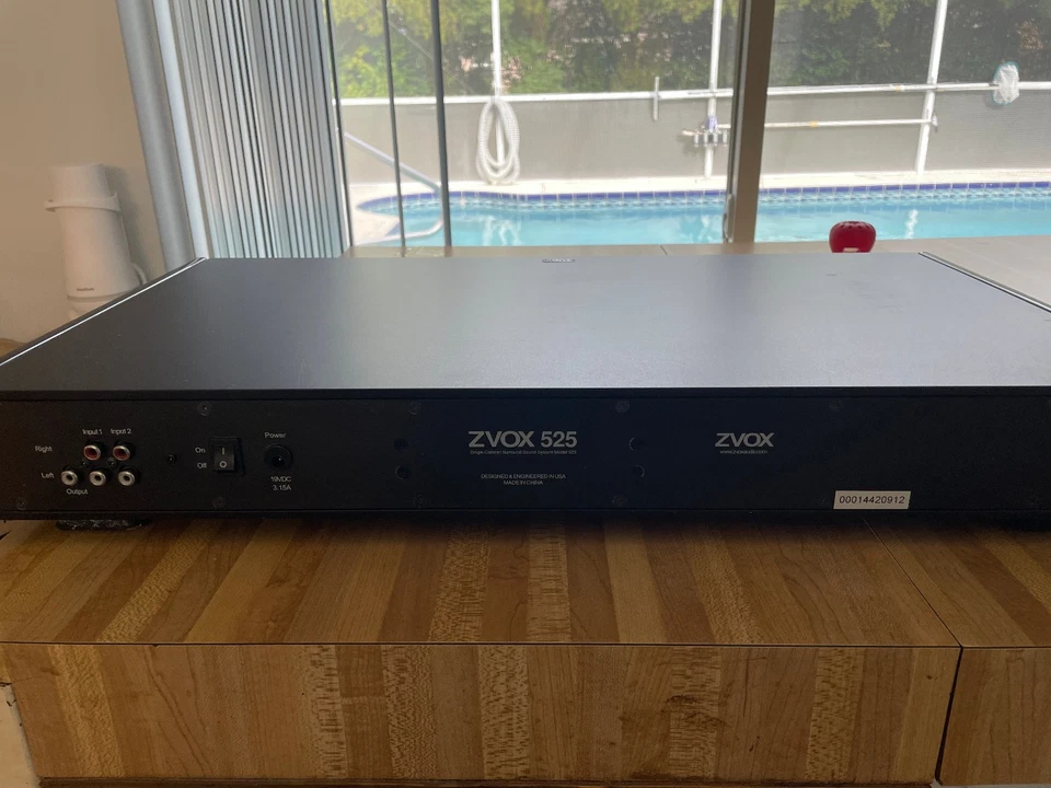 Sistema de sonido envolvente de gabinete único Zvox Z-Base 525 (barra de sonido) Foto 3 de 4