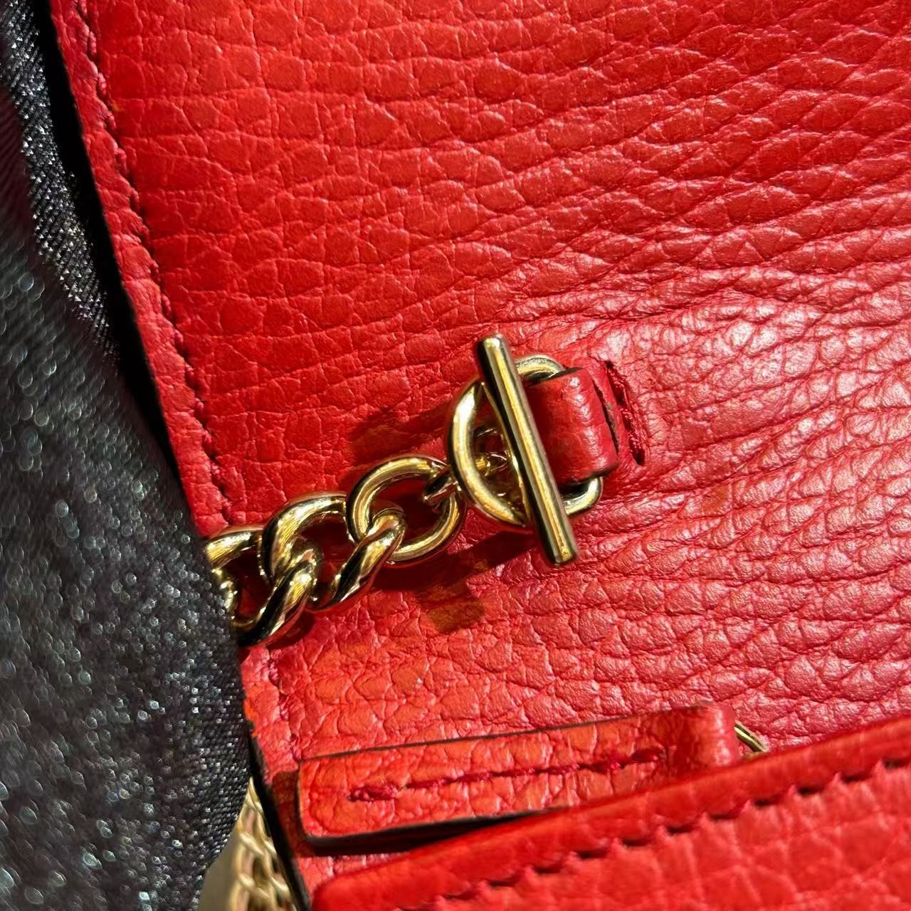 Gucci Interlocking G Red Pebbled Leather Chain Crossbody AUTH — image 16