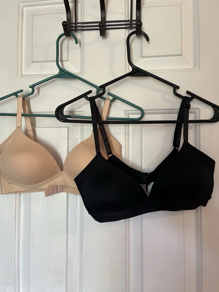 Set of Two Catherine Malandrino Women's Bra Size 36B Nude / Black Seamless - Image 2 of 4