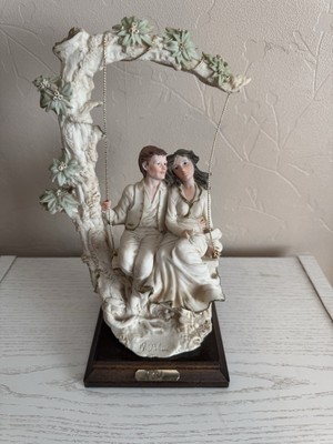 Vintage Belcari Capodimonte Figur Liebhaber auf Schaukel - schöner Zustand
