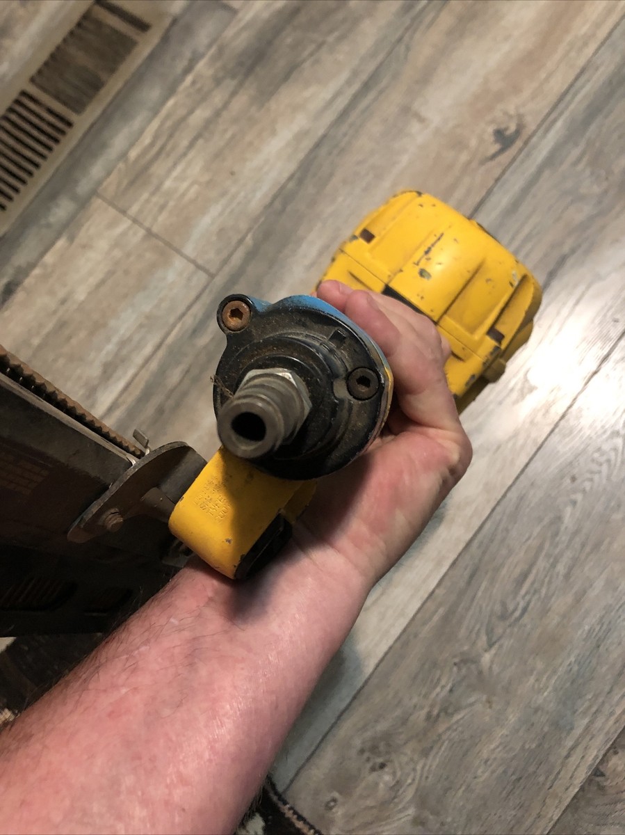 DEWALT D51844 Round Head 2 Inch to 3 1 2 Inch Framing Nailer