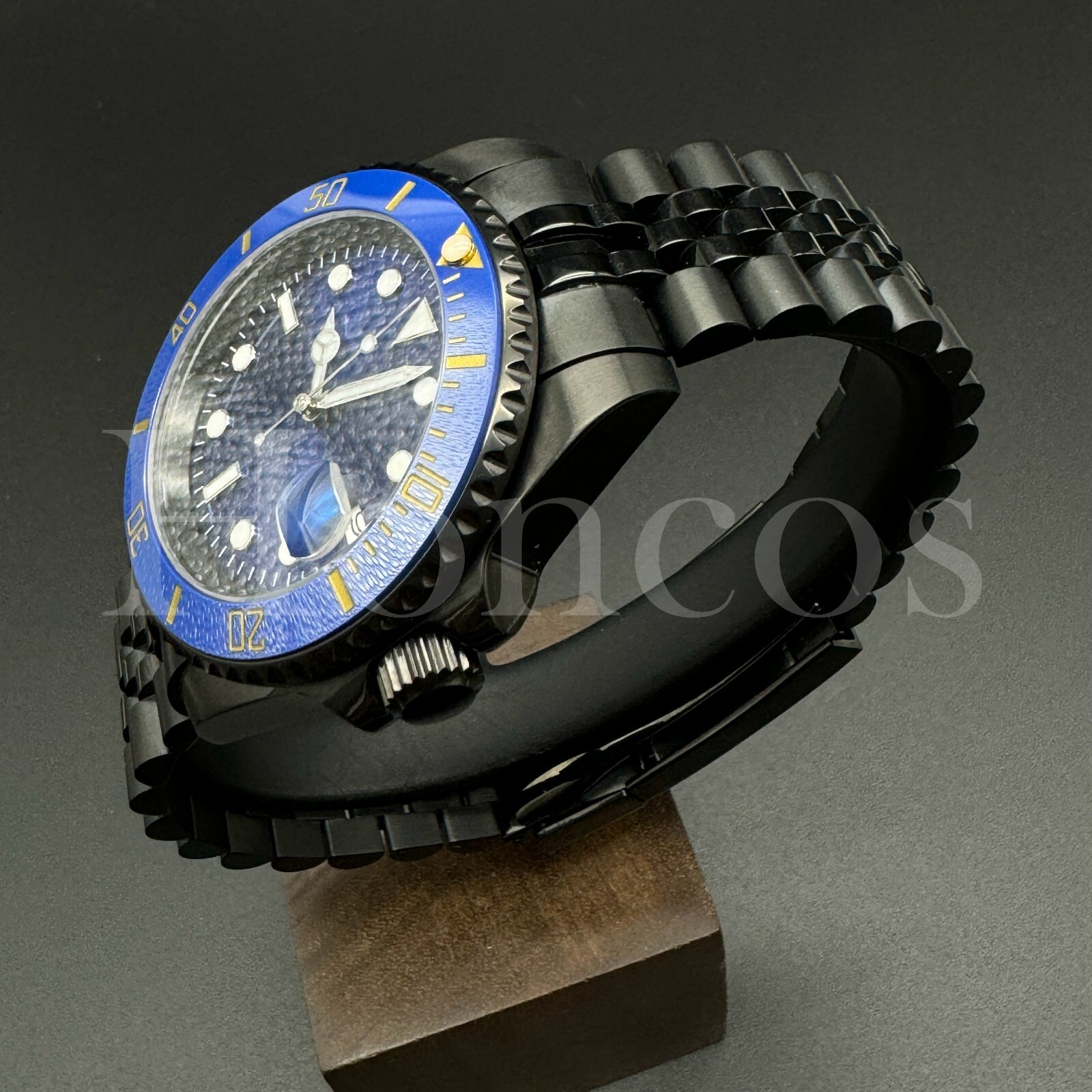 Custom Made SUB Style Watch SKX NH35 Movement Blue Dial Blue/Gold Bezel ...