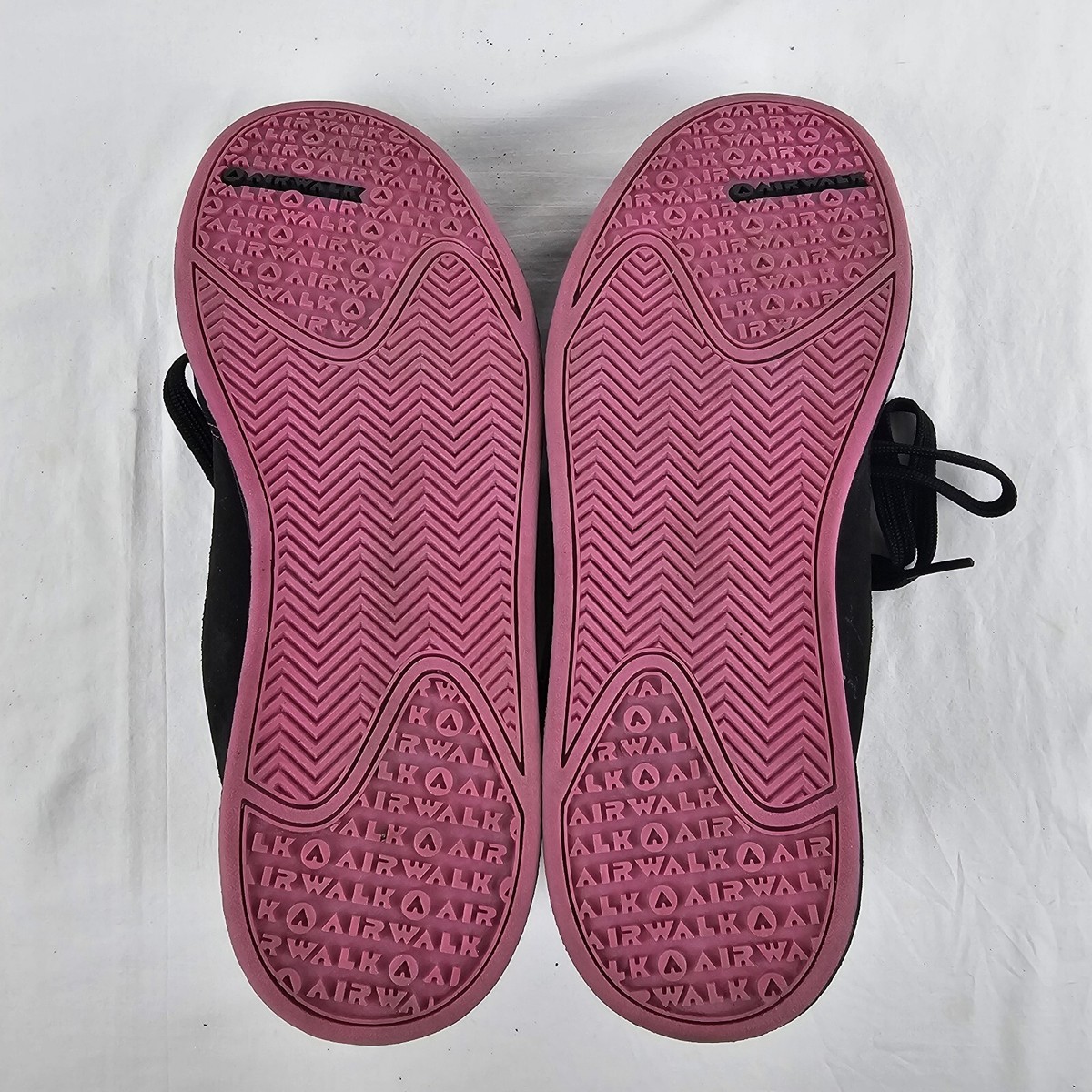 Vintage Y2K Airwalk Skateboard Shoes Black & Hot Pink - Excellent Condition Sz 7 Y2K Airwalk Karma Black/Pink Skater Shoe NWT sz 10 Ladies  main image 2